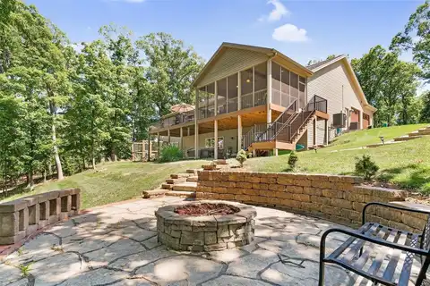 9 Quiet Forest Drive, Defiance, MO 63341