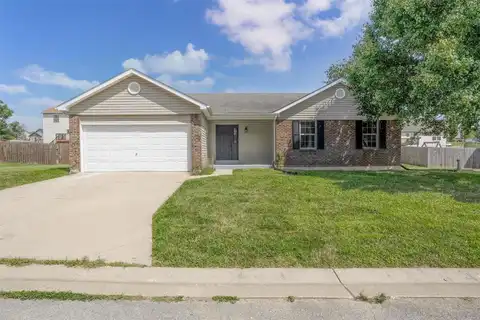 131 Village Circle Drive, Winfield, MO 63389