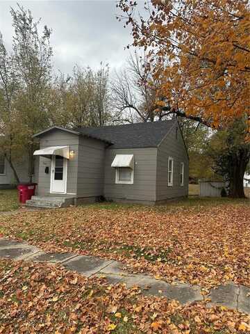 627 Vernon Avenue, Sikeston, MO 63801