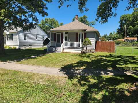 512 E Adams Street, O'Fallon, IL 62269