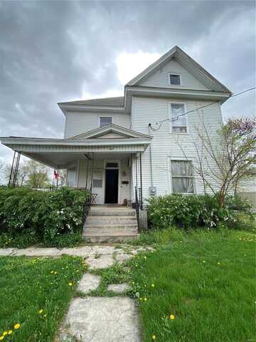 307 S. Center St., Shelbina, MO 63468