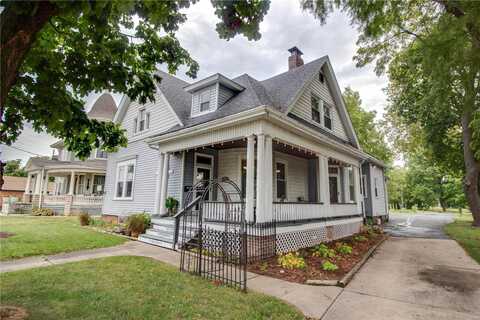 281 North Broad Street, Carlinville, IL 62626