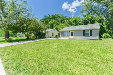 4 McNulty Drive, Florissant, MO 63031