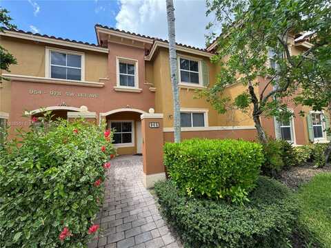 960 SW 143rd Ave, Pembroke Pines, FL 33027