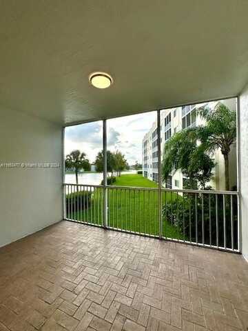 10750 NW 66th St, Doral, FL 33178