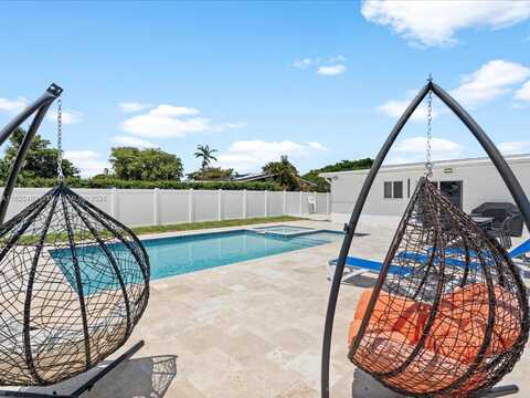 4761 SW 43rd Ter, Dania Beach, FL 33314