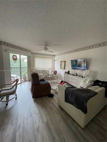 1400 SW 137th Ave, Pembroke Pines, FL 33027