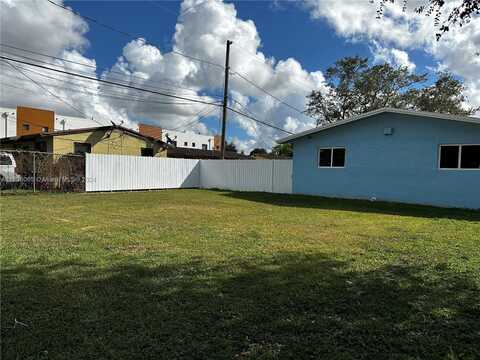 965 NW 10th St, Florida City, FL 33034