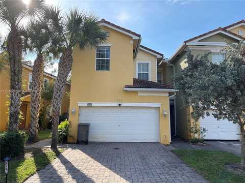 973 Pipers Cay Dr, West Palm Beach, FL 33415