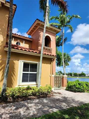 948 SW 144th Ave, Pembroke Pines, FL 33027