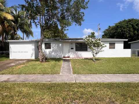 4315 SW 98th Ave, Miami, FL 33165