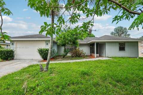 619 SE Crescent Ave, Port Saint Lucie, FL 34984