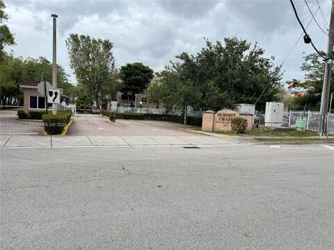 8511 NW 8th St, Miami, FL 33126