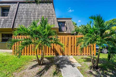 14293 SW 94th Cir Ln, Miami, FL 33186