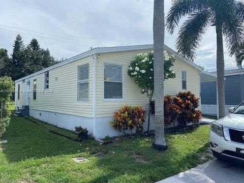 79 Plantation Blvd, Lake Worth, FL 33467