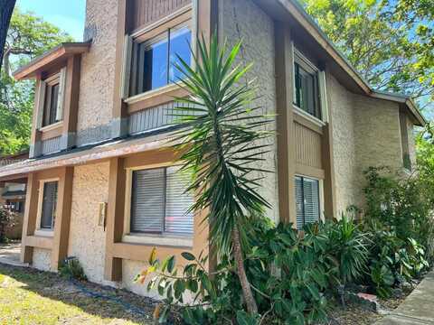 102 Wimbledon Lake Dr, Plantation, FL 33324