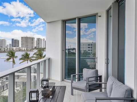 17301 Biscayne Blvd, North Miami Beach, FL 33160