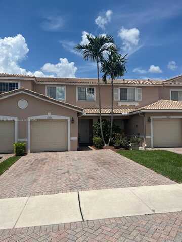 5923 Abbey Rd, Tamarac, FL 33321