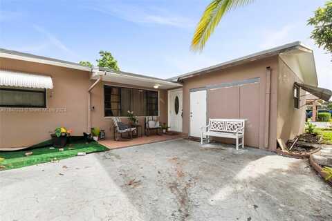 6771 Freedom St, Hollywood, FL 33024