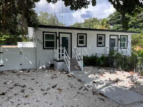 829 NW 98th St, Miami, FL 33150