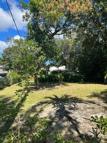 821 NE 120 St, Biscayne Park, FL 33161