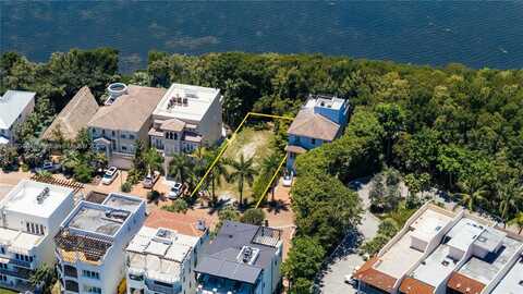 5863 Paradise Point Dr, Palmetto Bay, FL 33157