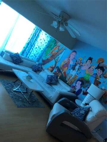 5445 Collins Ave, Miami Beach, FL 33140
