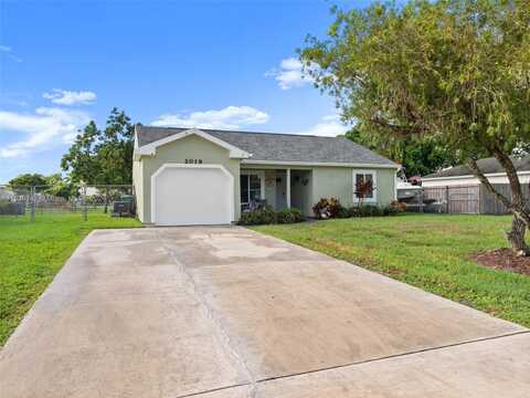 2019 SE West Dunbrooke Cir, Port Saint Lucie, FL 34952