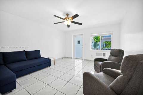 220 Meridian Ave, Miami Beach, FL 33139