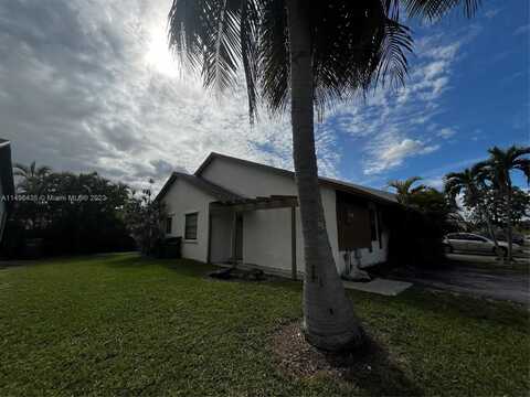 1252 Sandpiper Blvd, Homestead, FL 33035