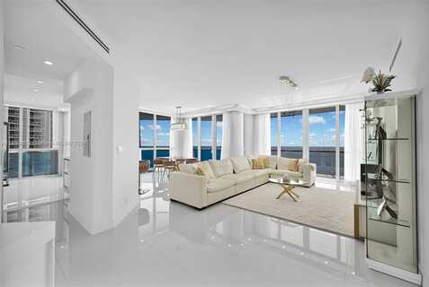 16485 Collins Ave, Sunny Isles Beach, FL 33160