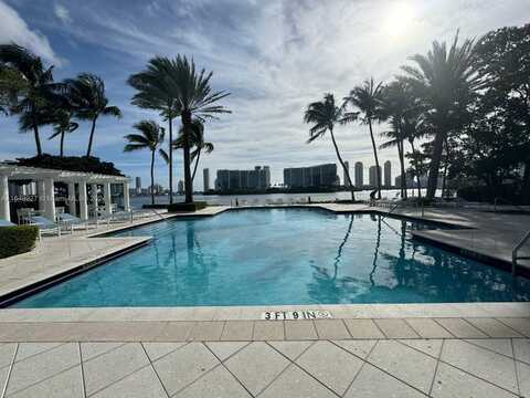 3235 NE 184th St, Aventura, FL 33160