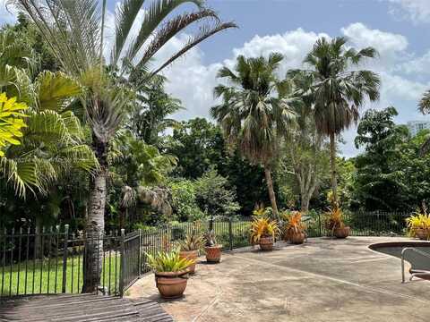 12180 NW 28th Ct, Plantation, FL 33323