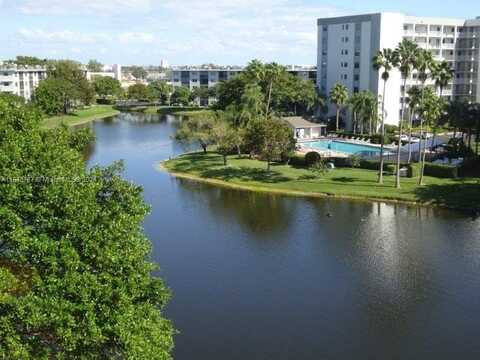 2309 S Cypress Bend Dr, Pompano Beach, FL 33069