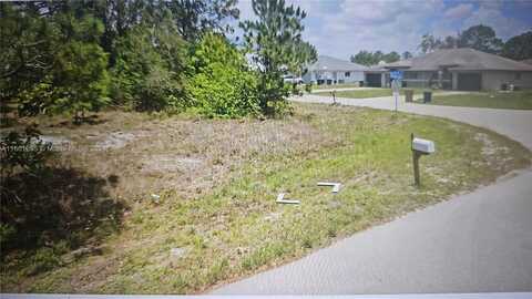 965 CANDLELIGHT DR, Lehigh Acres, FL 33974