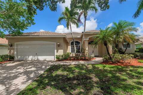 3843 Oak Ridge Cir, Weston, FL 33331