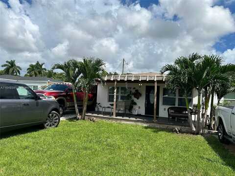 4417 SW 52nd St, Dania Beach, FL 33314