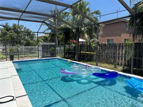 891 NW 203rd St, Miami Gardens, FL 33169