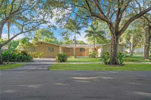 4661 NW 4th St, Plantation, FL 33317