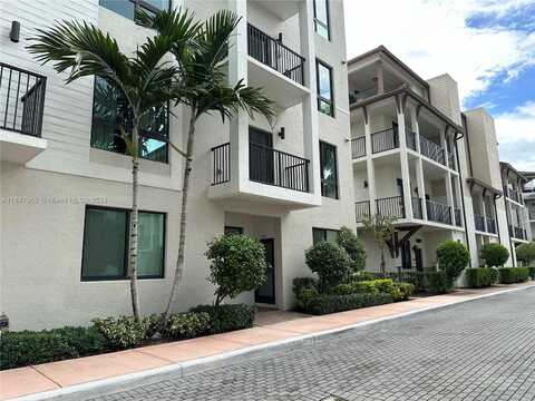 4745 NW 84th Ct, Doral, FL 33166