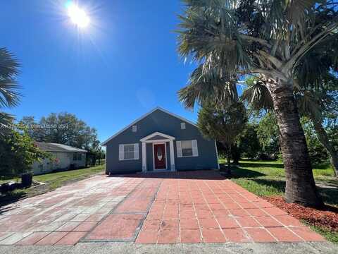 464 Avenue S, Moore Haven, FL 33471