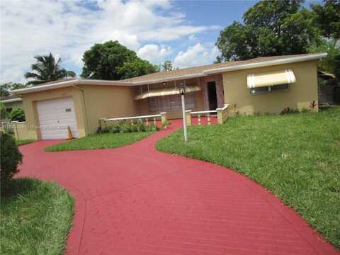 4517 NW 40th St, Lauderdale Lakes, FL 33319