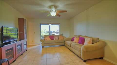 10332 Sunrise Lakes Blvd, Sunrise, FL 33322