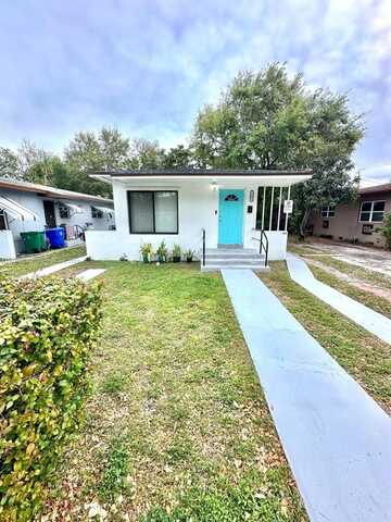 782 NW 52nd St, Miami, FL 33127