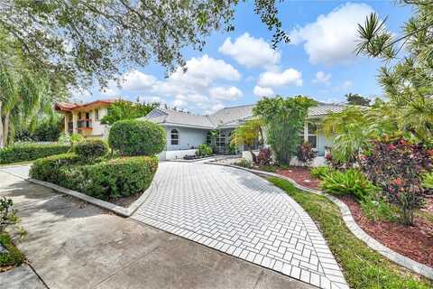 16818 NW 82nd Ct, Miami Lakes, FL 33016