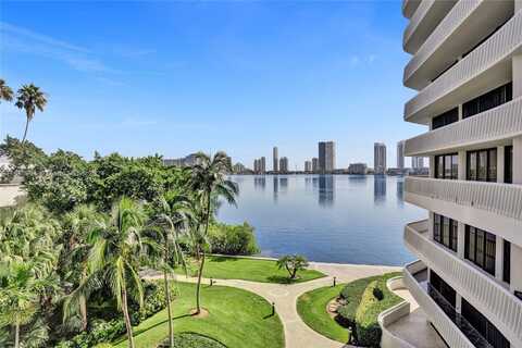 3000 Island Blvd, Aventura, FL 33160