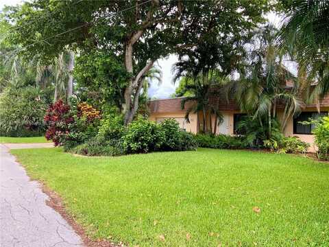 2301 SE 7th Dr, Pompano Beach, FL 33062