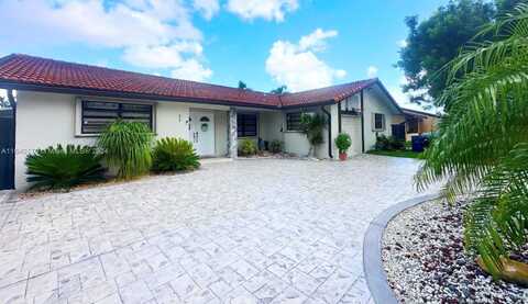 31 NW 133rd Pl, Miami, FL 33182