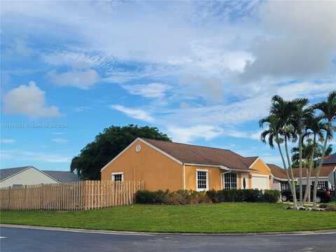 8726 Spring Valley Dr, Boynton Beach, FL 33472