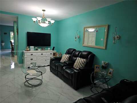 4677 NW 9th St, Miami, FL 33126